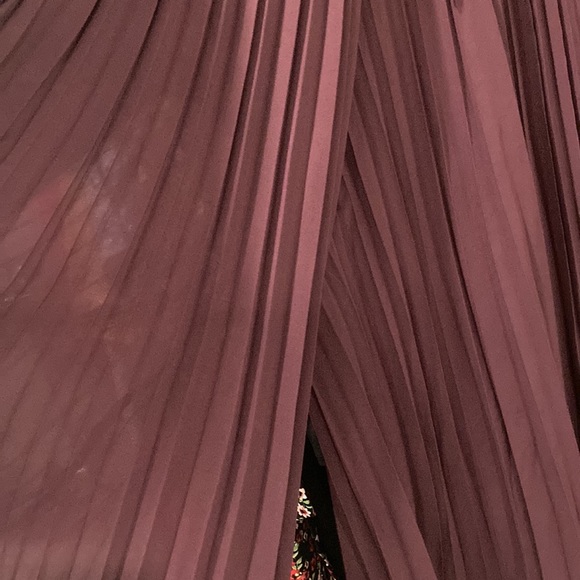 NWOT Purple wine pleated palazzo dress pants - Picture 5 of 5